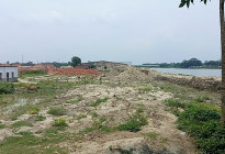 টুঙ্গিপাড়ায় রাস্তা নির্মাণে বাধা, অবরুদ্ধ ২০ পরিবার 
