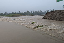 দুধকুমার নদের বাঁধ ভেঙে লোকালয়ে পানি, ২০ গ্রামের মানুষ পানিবন্দী