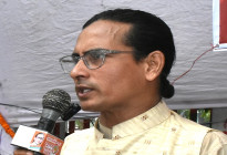 ‘নিজেদের পায়ে কুড়াল মারলো সরকার’
