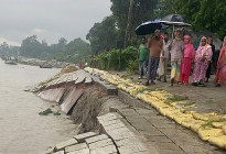 ৫২৭ কোটি টাকার পদ্মার স্থায়ী বাঁধে দেড় মাসেই ধ্বস, কাজের মান নিয়ে প্রশ্ন