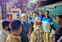ঈশ্বরদী জংশনে মহানন্দা ট্রেনে সান্টিং ইঞ্জিনের ধাক্কা, আহত ১৫