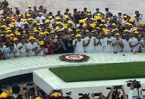 প্রতিষ্ঠাবার্ষিকীতে শহীদ জিয়া-খালেদা জিয়ার সমাধিতে স্বেচ্ছাসেবক দলের শ্রদ্ধা