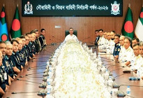 রাজনৈতিক মতাদর্শের ঊর্ধ্বে থেকে পদোন্নতির নির্দেশ প্রধানমন্ত্রীর