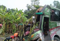 মুকসুদপুরে বাস খাদে পড়ে নিহত ৩