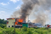 কক্সবাজারে টুপটুপ রিসোর্টে আগুন, নিহত ১০