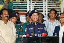 ‘জনগণের সহযোগিতায় ঘুরে দাঁড়িয়েছে পুলিশ’