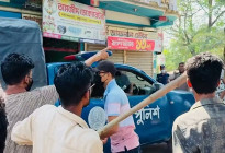 গোপালগঞ্জে যুবলীগ-ছাত্রলীগের মিছিল থেকে পুলিশের ওপর হামলা গাড়ি ভাঙচুর 