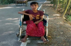 নাজমুলকে বাঁচাতে মানুষের দ্বারে দ্বারে ঘুরছে অসহায় বাবা-মা
