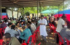 শিক্ষার্থীদের সাথে ঈদ করলেন ভিসি 