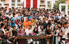 কঠোর আন্দোলনের হুঁশিয়ারি সরকারি সাত কলেজ শিক্ষার্থীদের