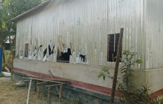 বোয়ালমারীতে পরিকল্পিতভাবে বাড়িঘরে ব্যাপক হামলা-ভাঙচুর