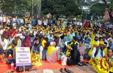 আজও কর্মবিরতিতে স্বাস্থ্য সহকারীরা, ১৫ হাজার কেন্দ্রের টিকাদান বন্ধ