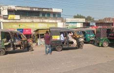 কানাইপুরে সরকারি জায়গায় অবৈধ দোকান, স্ট্যাম্পের মাধ্যমে ক্রয়-বিক্রয়