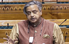 ভারত ‘নীতিগত অবস্থান পুনর্মূল্যায়ন’ না করলে ঢাকায় প্রাসঙ্গিকতা হারাতে পারে