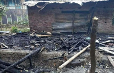 বাউফলে বসত ঘরে আগুন দেয়ার খবর ফেসবুকে শেয়ার করায় সাংবাদিককে হত্যার হুমকি