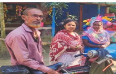 ৪০ বছর ধরে সাইকেলে পশুর ওষুধ বিক্রি করেন আব্দুল আজিজ