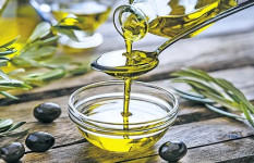 ত্বকের যত্নে অলিভ অয়েল