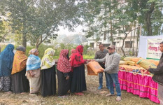ঝিনাইদহে শীতার্তদের মাঝে কম্বল বিতরণ