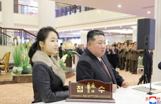 উত্তরসূরি হিসেবে মেয়েকে প্রস্তুত করছেন কিম জং উন