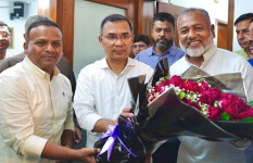 তারেক রহমানকে এসএম জিলানীর ফুলের শুভেচ্ছা 