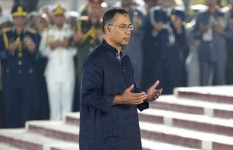 শহীদ মিনারে মোনাজাত ও প্রাসঙ্গিক স্মৃতি