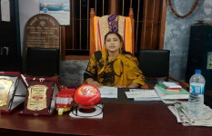 কম্বল বিতরণকে কেন্দ্র করে জামায়াত নেতার নেতৃত্বে নারী ইউপি চেয়ারম্যানকে মারপিট 