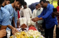উদ্দীপ্ত তরুণের উদ্যোগে ৫ টাকায় ইফতার