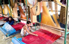 এবারের ঈদে ঈশ্বরদীর বেনারসী পল্লীতে নেই কর্মচাঞ্চল্য