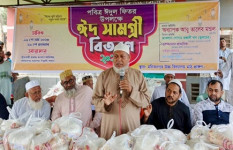 ঈশ্বরদীর এমপির উদ্যোগে ৬০০ পরিবারের মাঝে ঈদ সামগ্রী বিতরণ