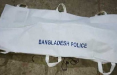 নড়াইলে গৃহবধূর ঝুলন্ত মরদেহ উদ্ধার, পা ছিল শিকলে বাঁধা