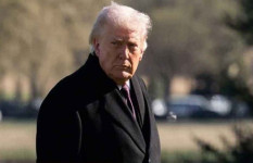 ট্রাম্পের জনপ্রিয়তায় ধস