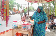 তেলের লাইনে মানুষের ভরসায় চায়ের কাপে স্বপ্ন বোনেন বাঘ বিধবা মাহফুজা