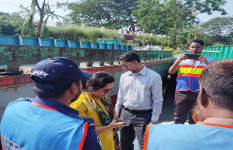 নিষেধাজ্ঞা অমান্য করে খালে বাল্কহেড চলাচল করায় ৫টি বাল্কহেড জব্দ