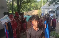 ঘাস কাটাকে কেন্দ্র করে ভাইয়ের হাতে ভাইয়ের কব্জি বিচ্ছিন্ন