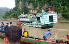 কাপ্তাই হ্রদে লঞ্চের ধাক্কায় নৌকাডুবি, রক্ষা পেলেন ১২ যাত্রী