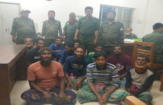 সুন্দরবনে ১ হাজার কেজি মধুসহ ১১ মৌয়াল আটক