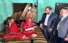 চিকিৎসা কষ্টে থাকা কাঙালিনী সুফিয়ার দায়িত্ব নিলো বসুন্ধরা ফাউন্ডেশন