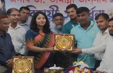 কাপাসিয়া উপজেলা নিবার্হী অফিসারকে প্রেসক্লাবের পক্ষ থেকে বিদায়ী সংবর্ধনা