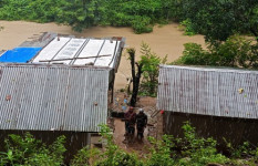 ঝুঁকিপূর্ণ বসতি, অচল জীবন: কাপ্তাইয়ে ঝিরির ঢল ও পাহাড় ধসের আতঙ্ক