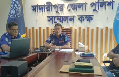 প্রধানমন্ত্রীর গাড়ি বহরে কেউ ইট নিক্ষেপ করেনি : মাদারীপুরের এসপি 