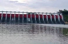 কাপ্তাইয়ের কর্ণফুলী পানি বিদ্যুৎ কেন্দ্র স্পীলওয়ের ১৬ জলকপাট খোলার প্রস্তুতি