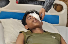 প্রধানমন্ত্রী, আলিফের পাশে যান 