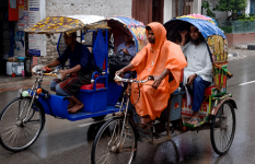 বর্ষায় মানুষের পাশে বাংলালিংক
