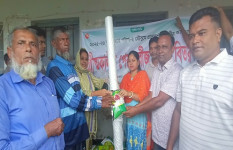 মহম্মদপুরে কৃষকদের মাঝে গ্রীষ্মকালীন পেঁয়াজবীজ ও সার বিতরণ