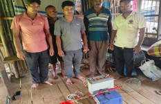 গোপালগঞ্জে দেশীয় প্রজাতির মাছ রক্ষায় ইলেকট্রনিক শক লাইট ধ্বংস