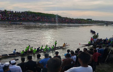হারানো ঐতিহ্য ফিরল বেতনায়, ২৫ বছর পর নৌকা বাইচ