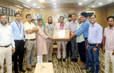 গোবিপ্রবিকে ১০টি কম্পিউটার উপহার দিল ইউসিবি ব্যাংক