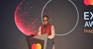 ‘আর্থিক খাতে বজ্র আঁটুনি ফসকা গেরো অবস্থা’