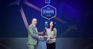 বর্ষসেরা সিইও পুরস্কার পেলেন ওয়ালটন মাইক্রো-টেকের নিশাত তাসনিম শুচি 