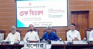 ‘এই মুহূর্তে জ্বালানি তেলের মূল্যবৃদ্ধির পরিকল্পনা নেই’ 